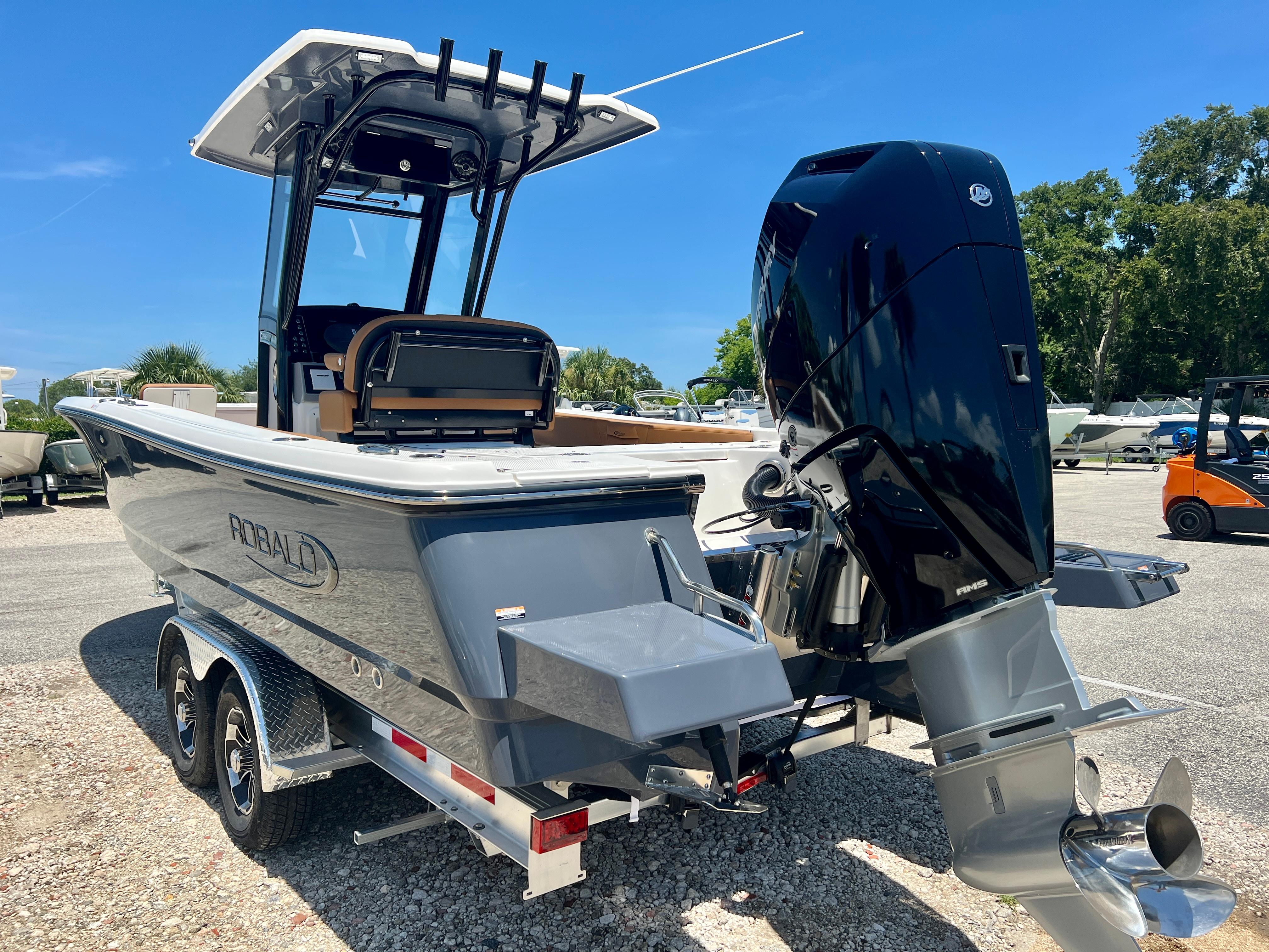 2025 Robalo 266 Cayman boat with powerful outboard motor.