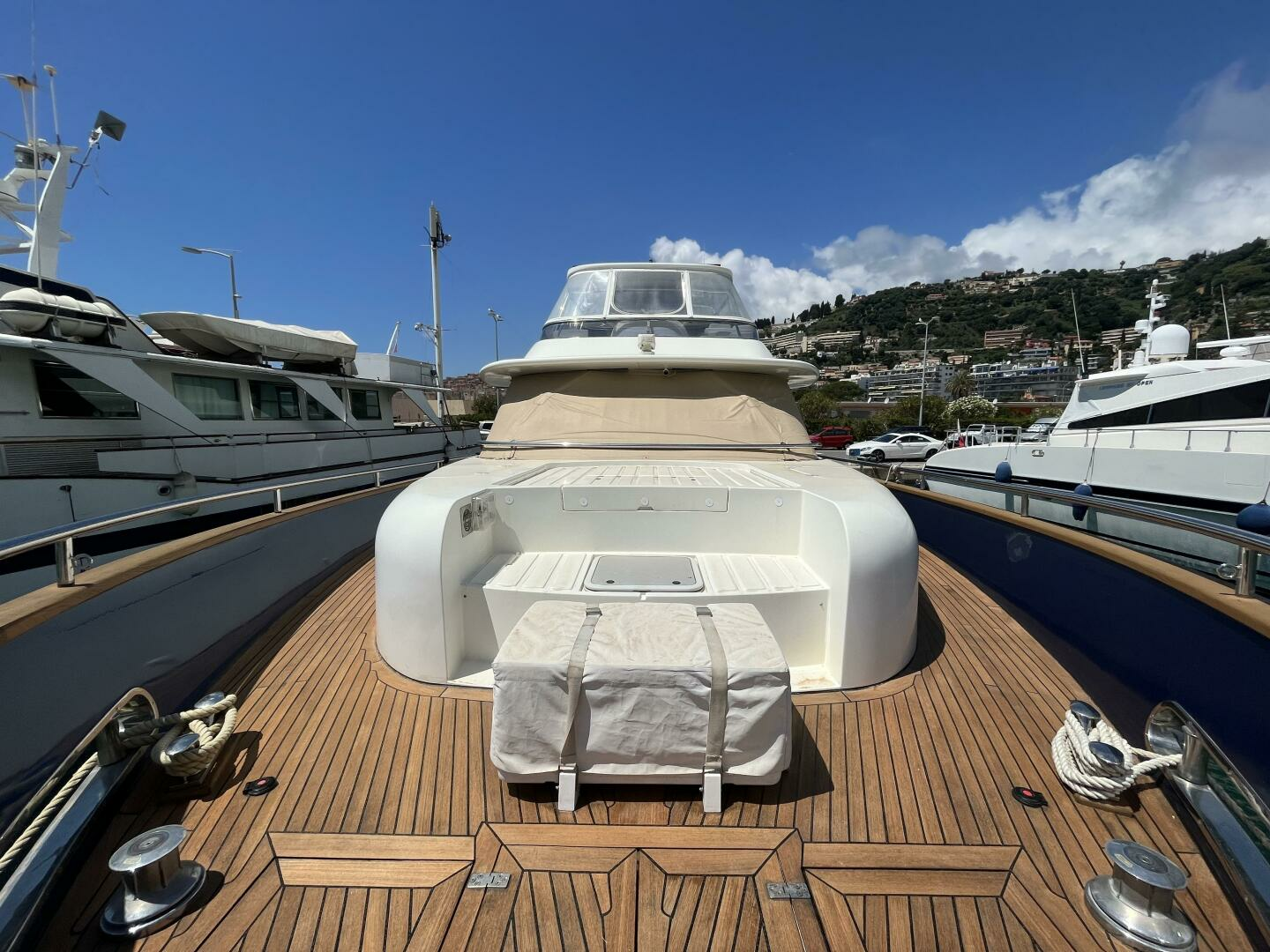 2011 Azimut Magellano 74' - Image 3