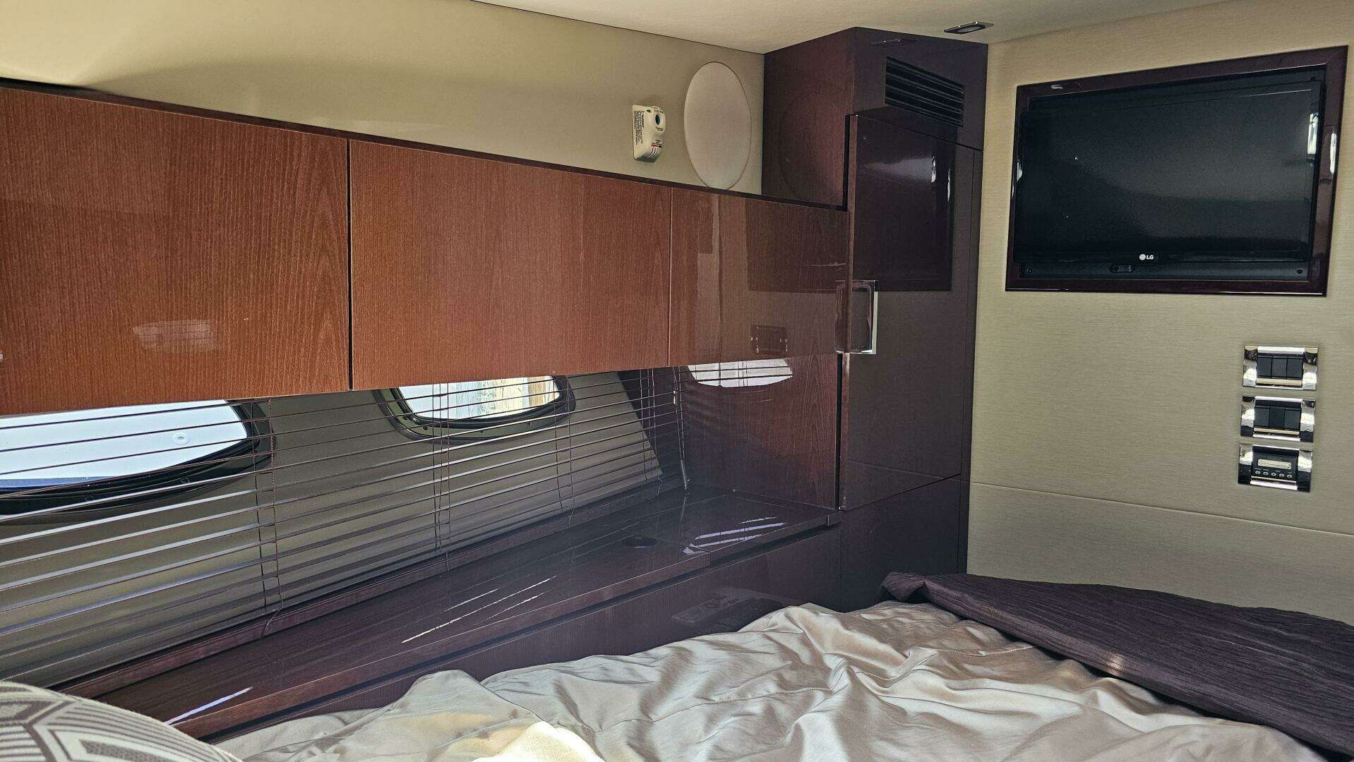 2016 Sea Ray — - Image 25