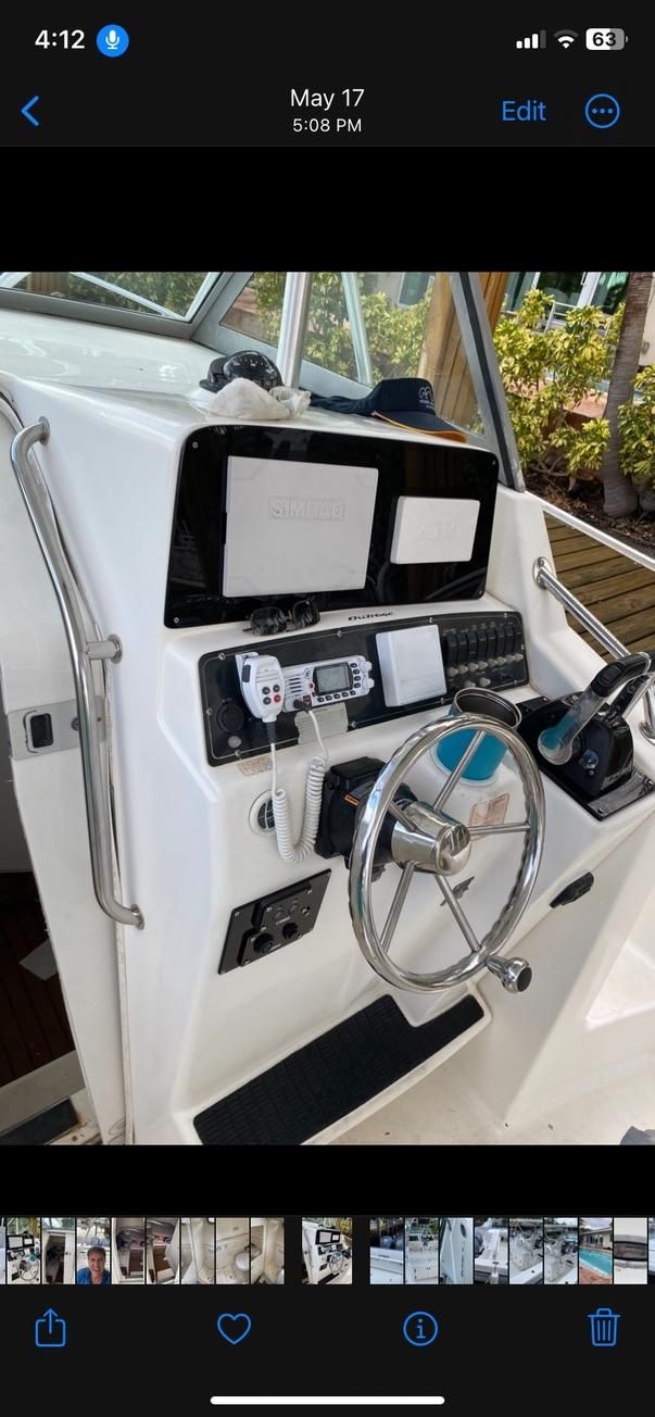 2001 Boston Whaler 28 Outrage - 4