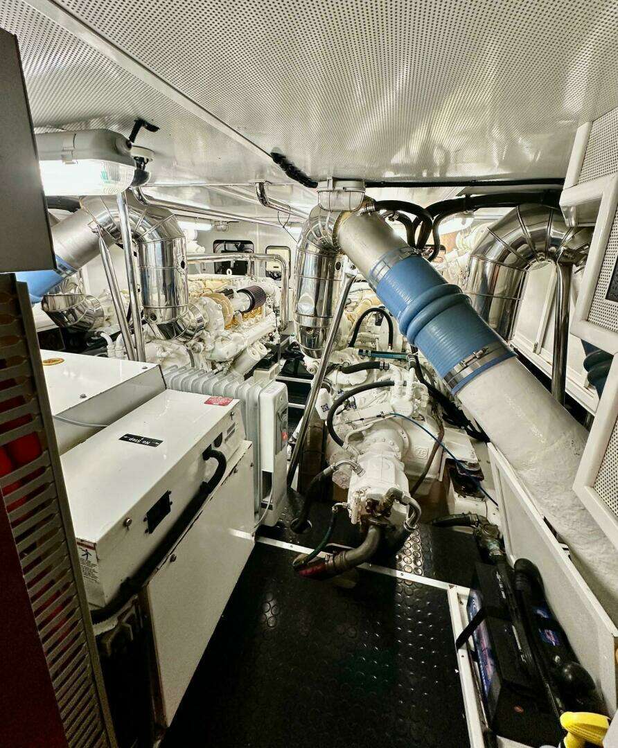 2004 Horizon P70 - Image 47