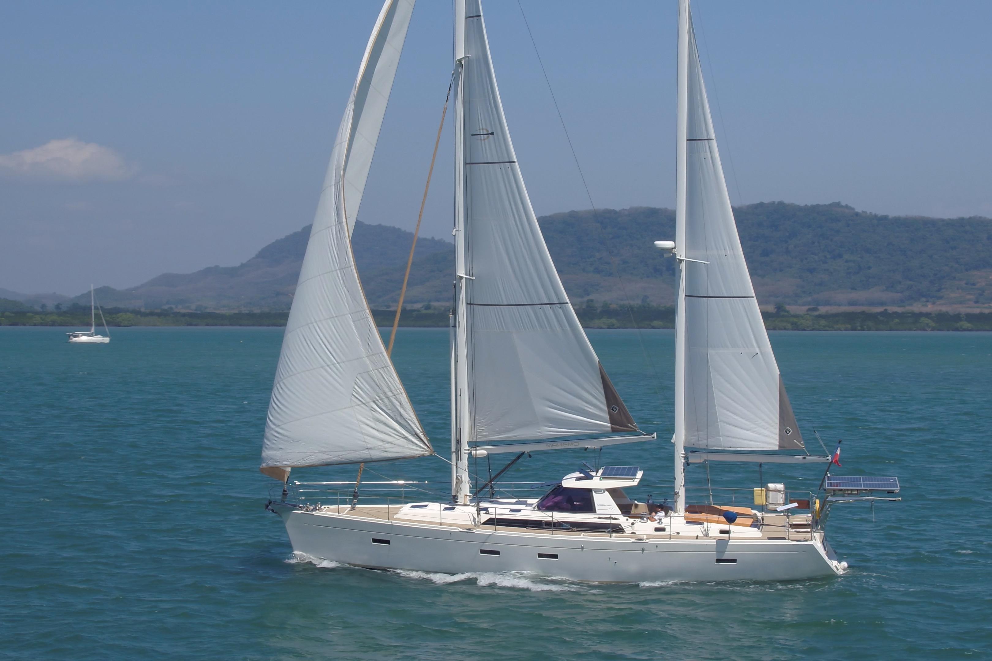 2011 Amel 55