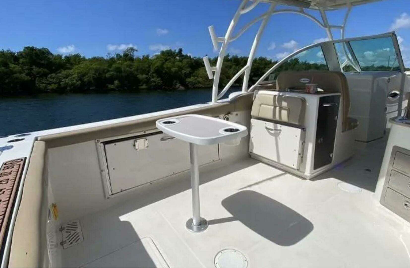 2018 Sailfish 325 DC - Image 5