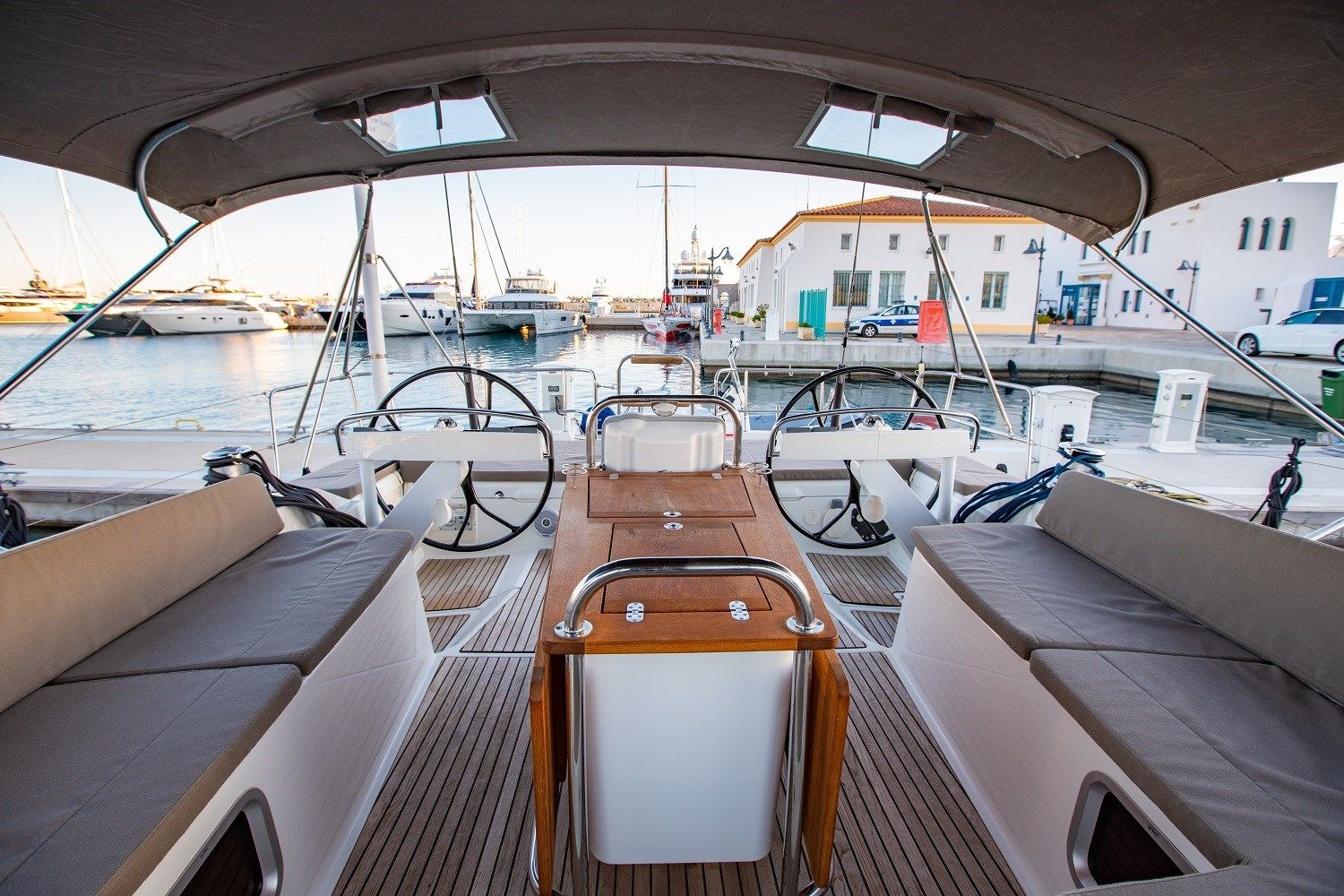 Jeanneau 57 - cockpit looking aft