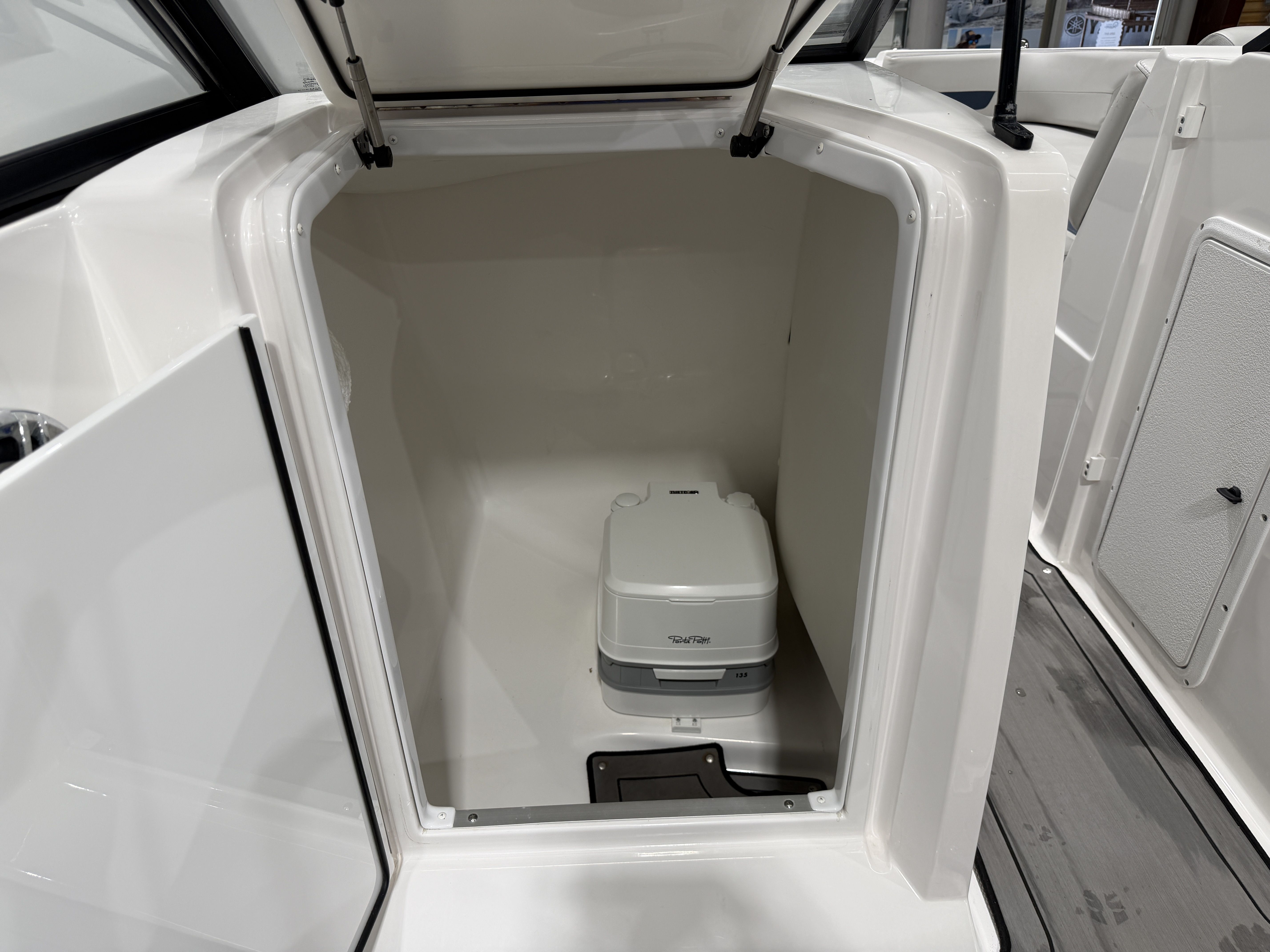 2023 Hurricane SunDeck 235 OB - 20