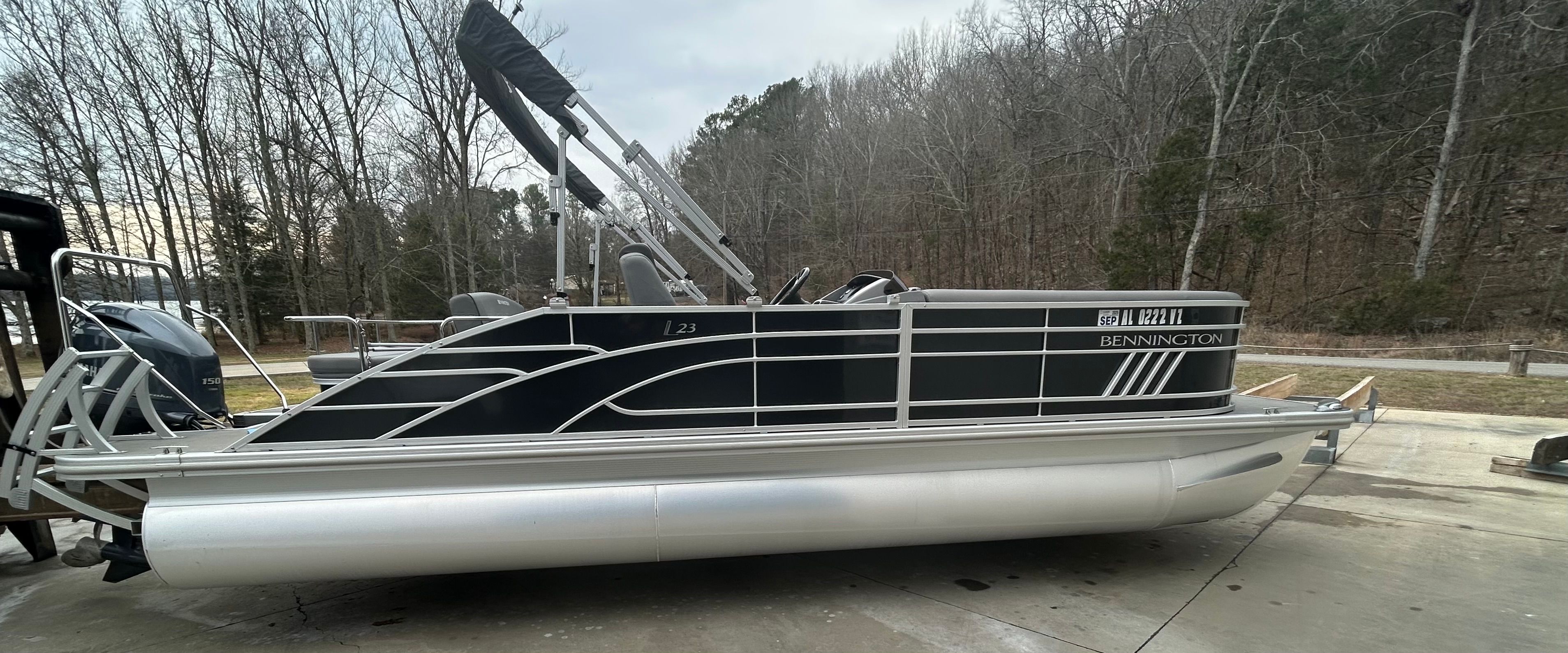 2023 Bennington 23 LSB