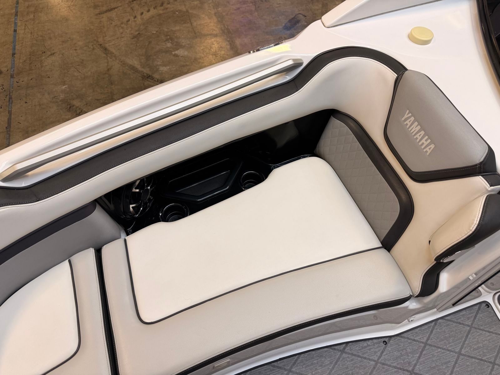 2020 Yamaha Boats 275SE - 6