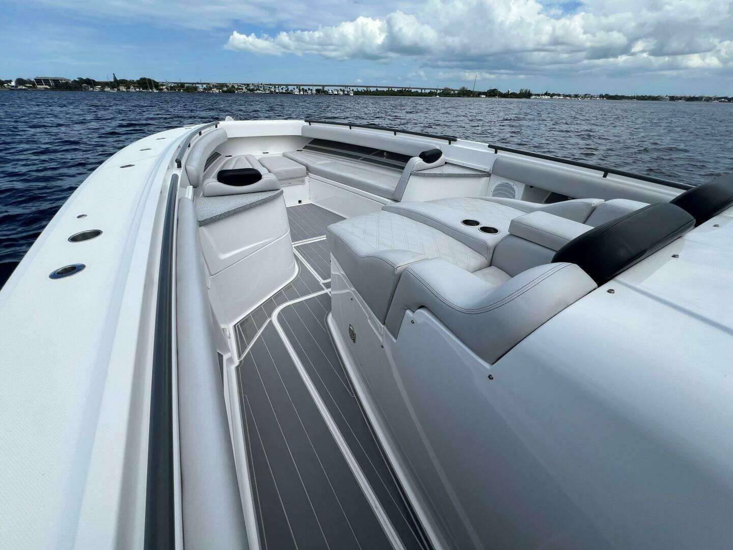 2020 HCB 53 Suenos - Image 19