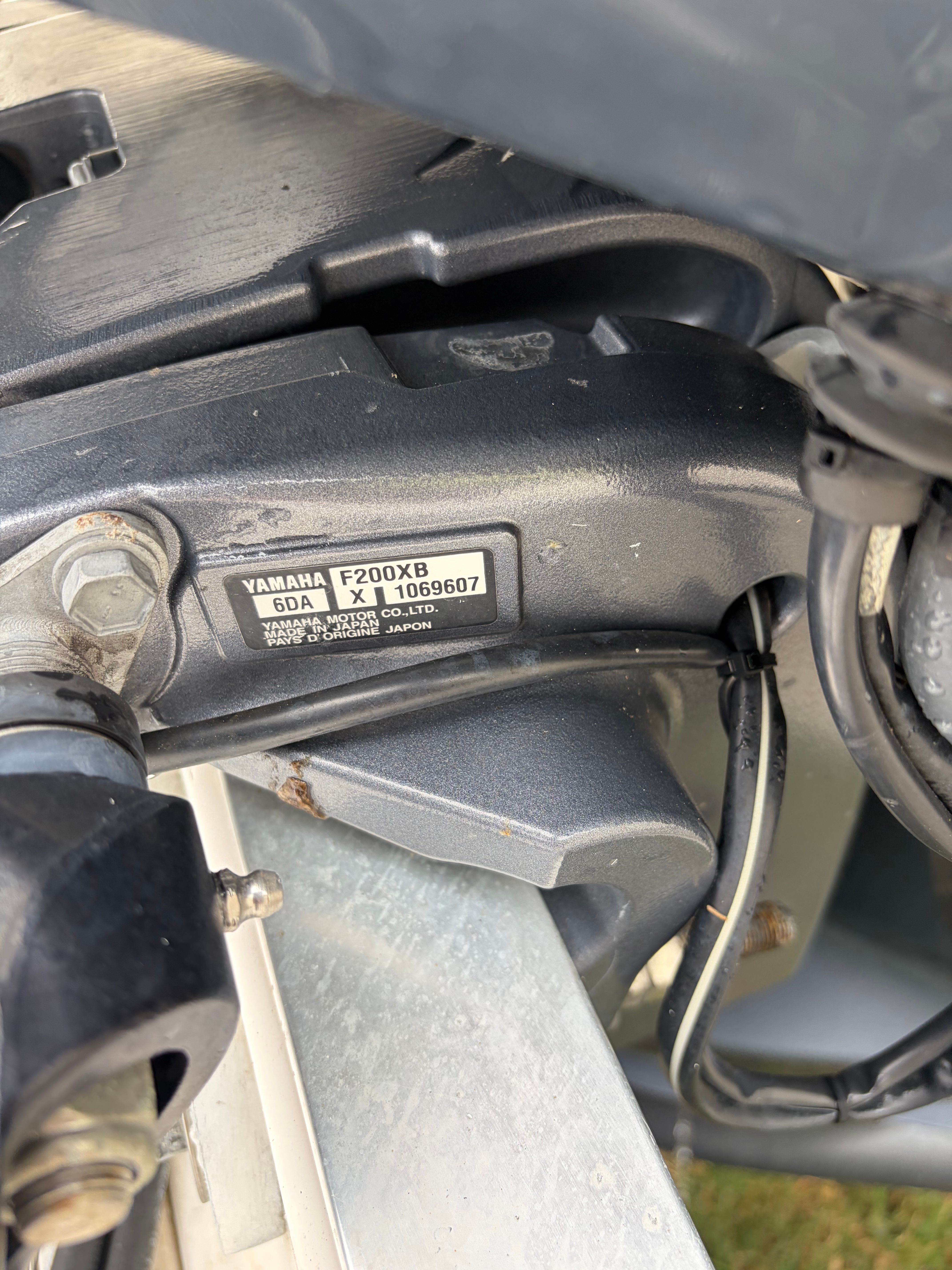 2001 Cobia 214 Center Console - 11