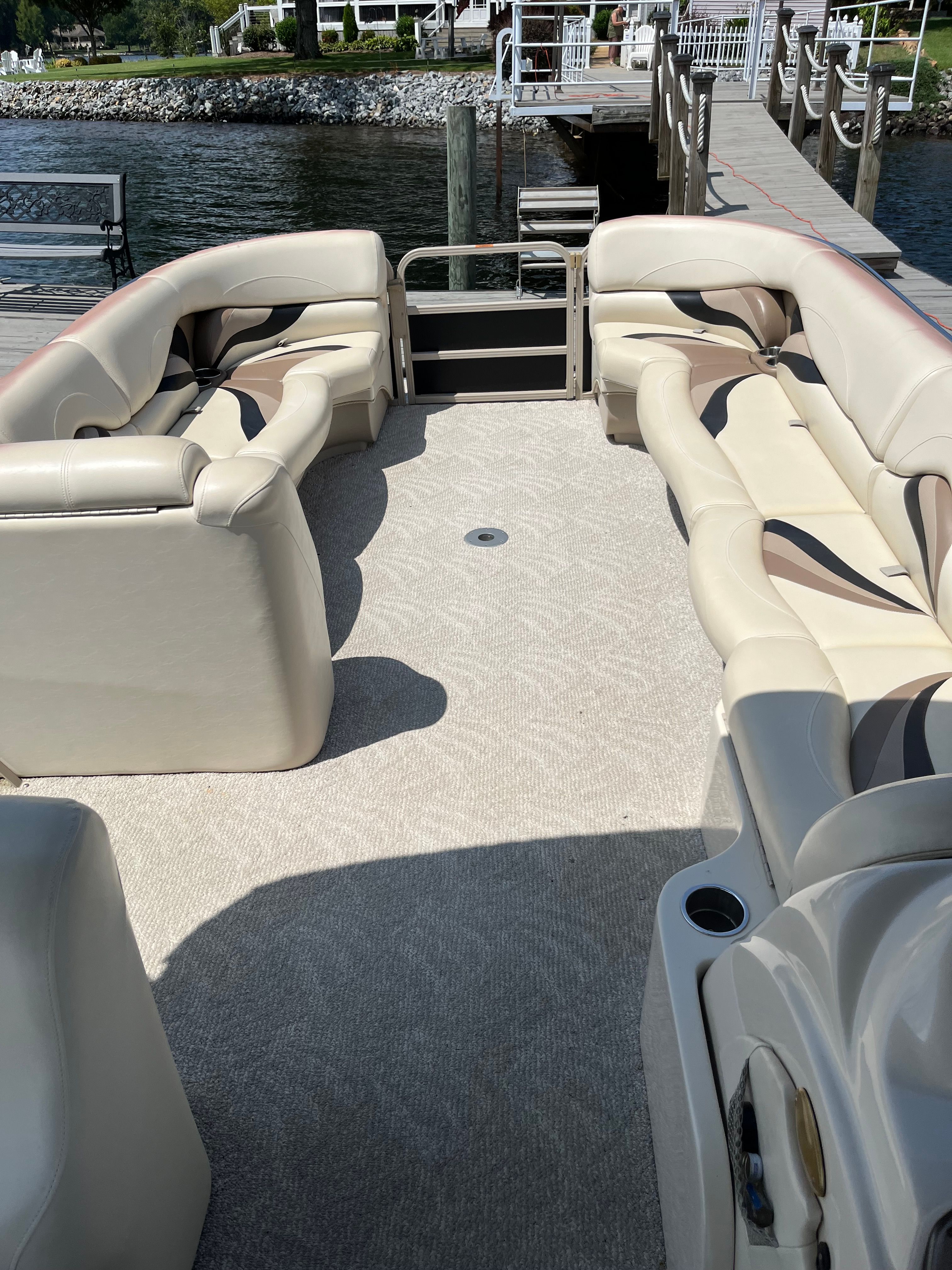 2009 Sylvan Pontoon - 12
