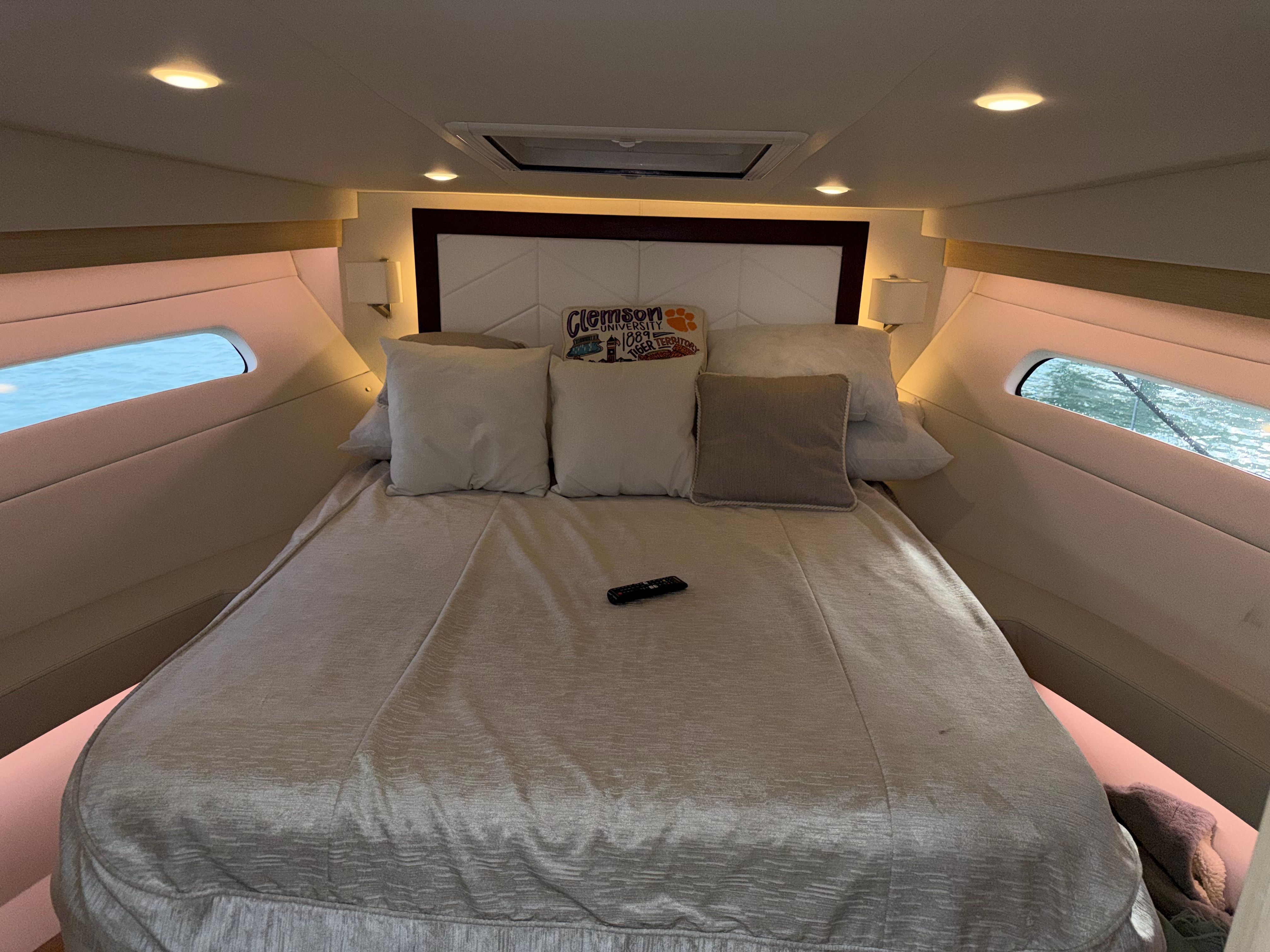 2024 Regal 38XO - 14