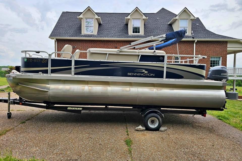 2012 Bennington 20SF