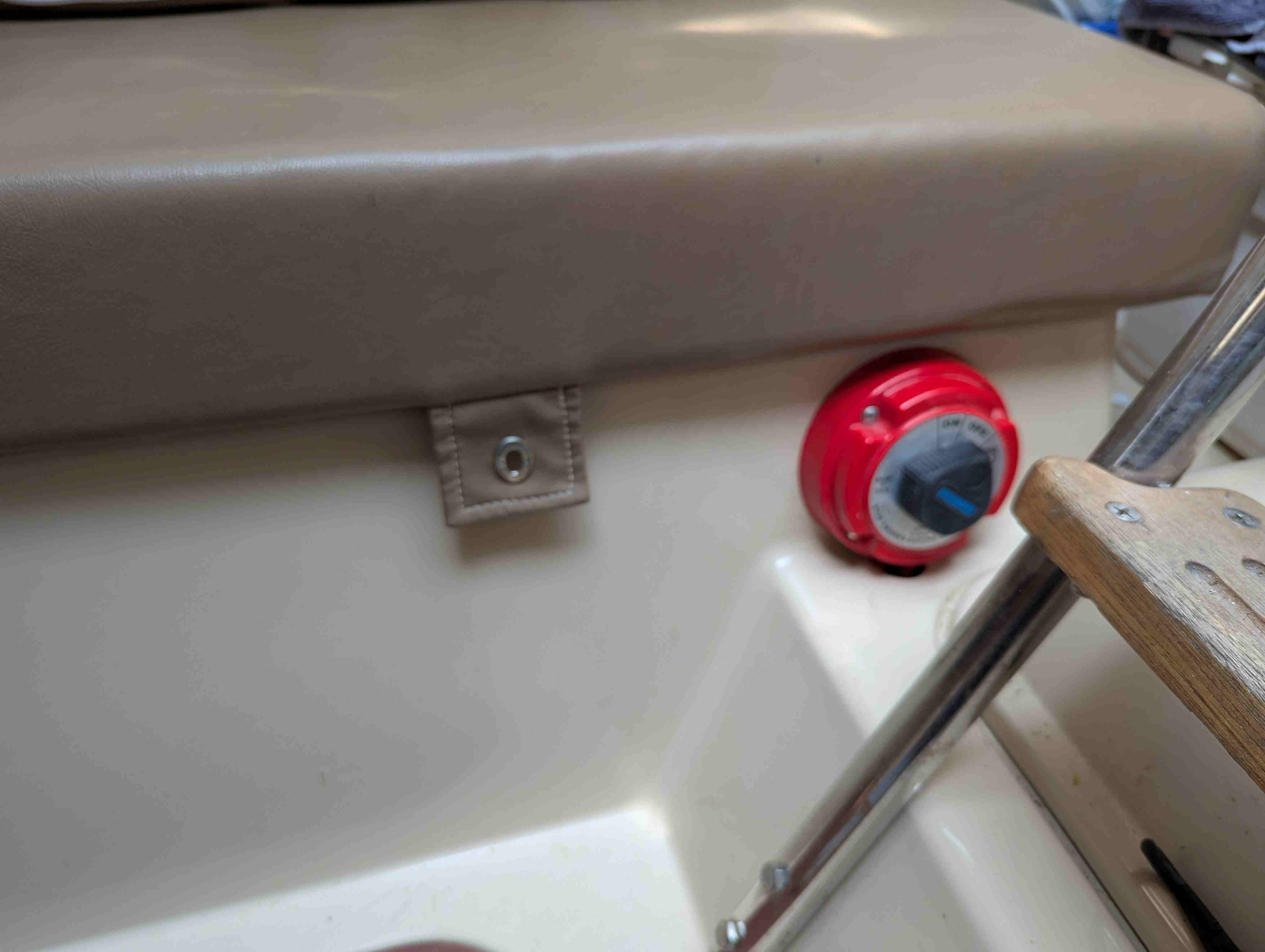 2004 MacGregor 26M - 10