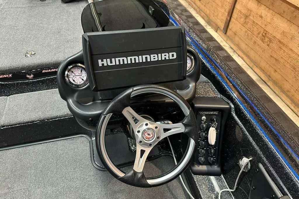 Steering console of 2017 Phoenix 919 ProXP boat with Humminbird display.