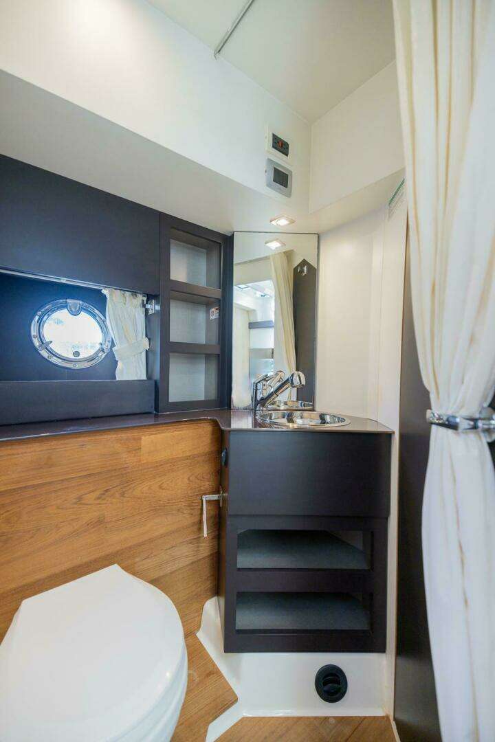 2014 Cranchi M 44 HT - Image 14