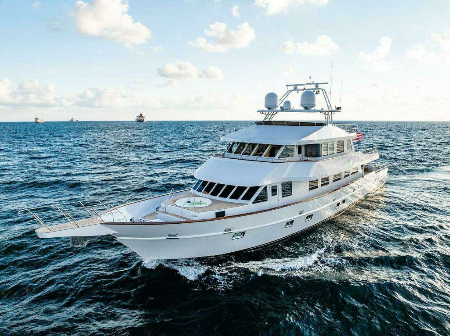 2009 Crystal Yachts Enclosed Pilothouse - Image 35