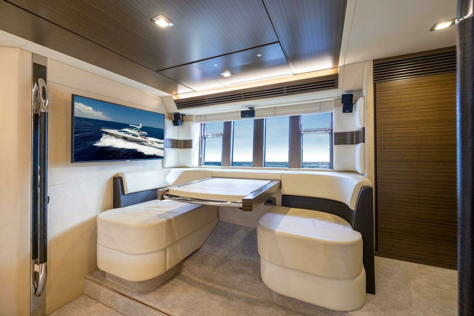 2015 Azimut 64 Flybridge - Image 19