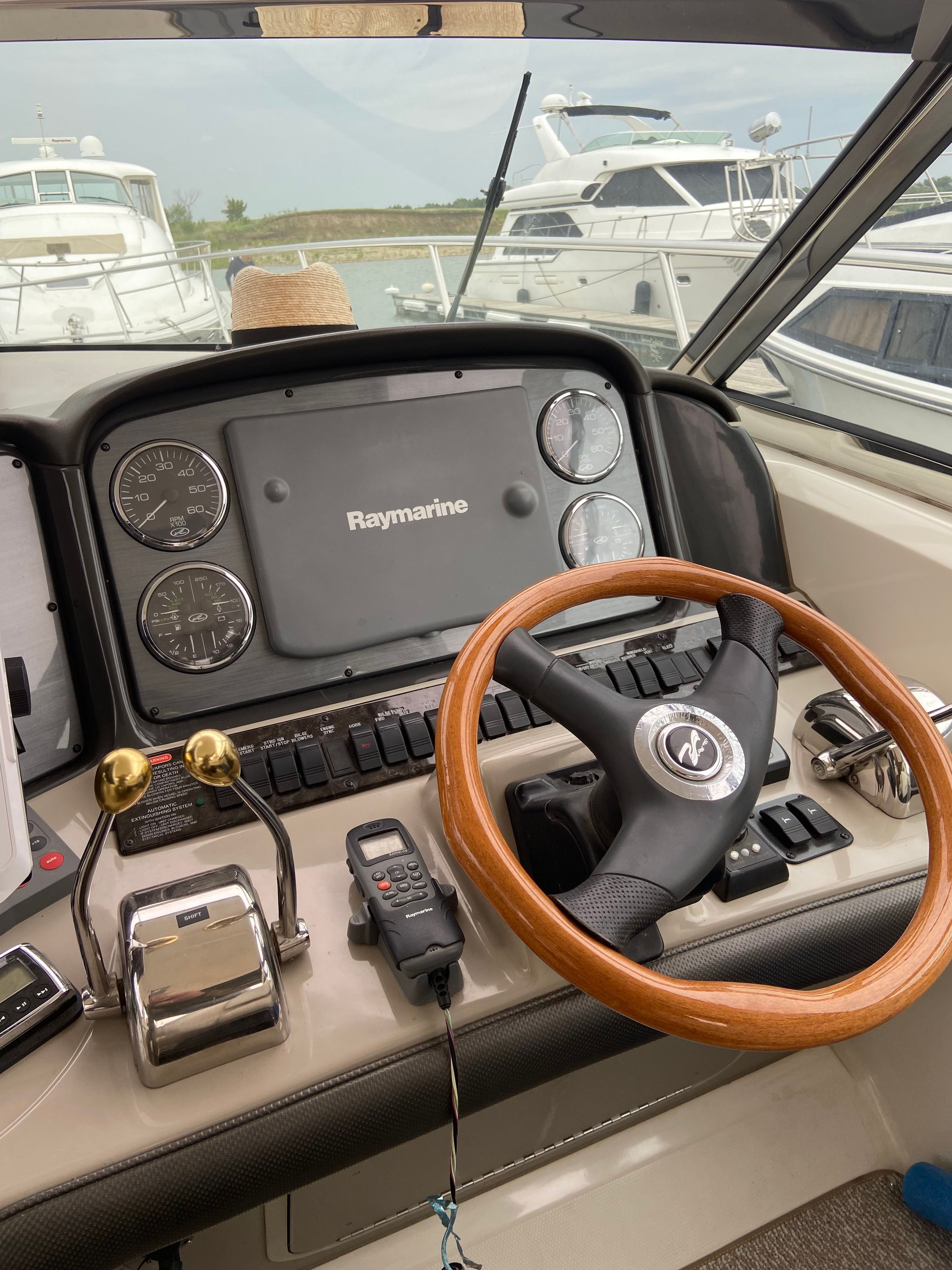 2005 Sea Ray 390 Sundancer - 8
