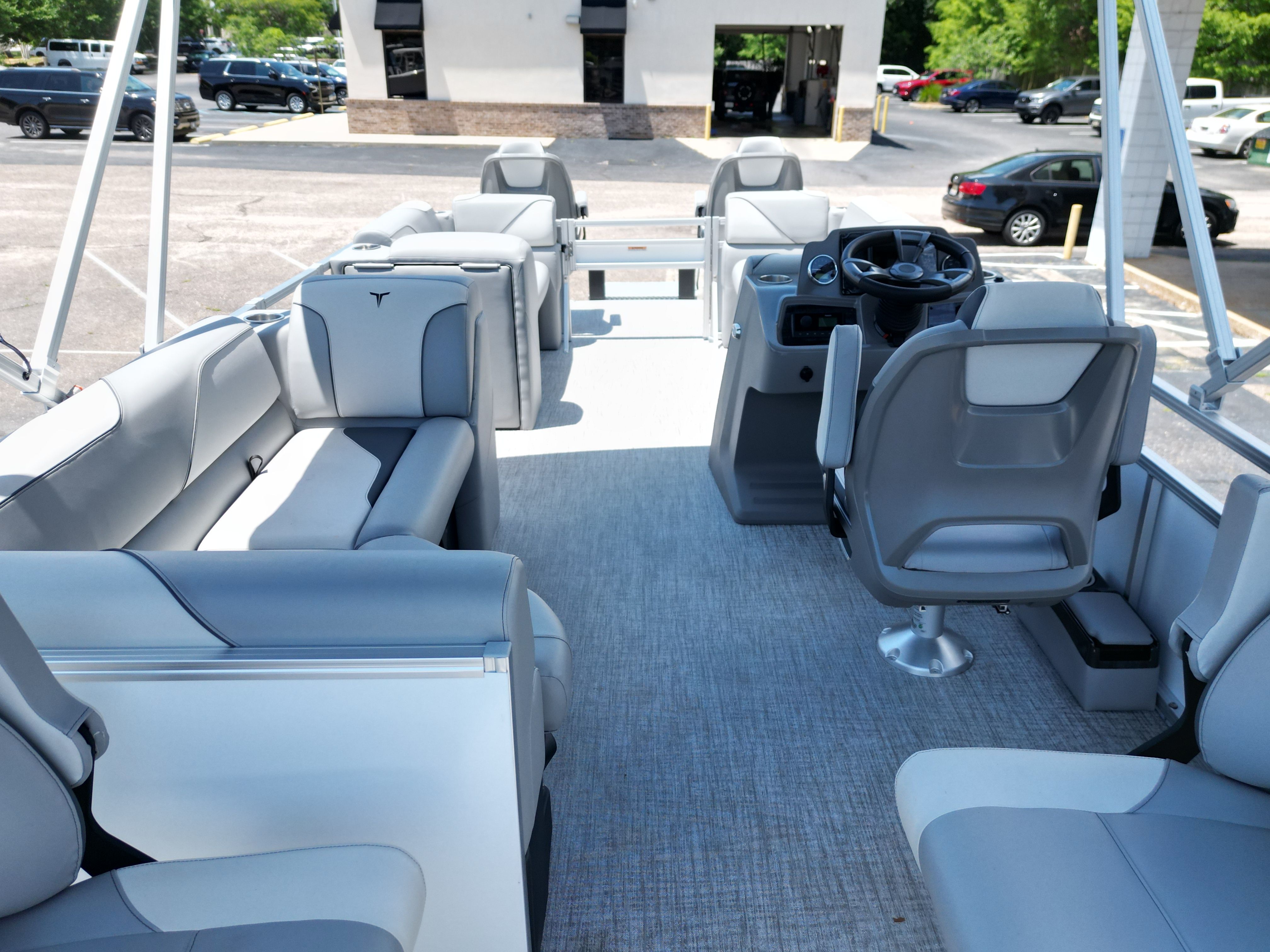 2025 Tahoe SPT FNC23T - 19