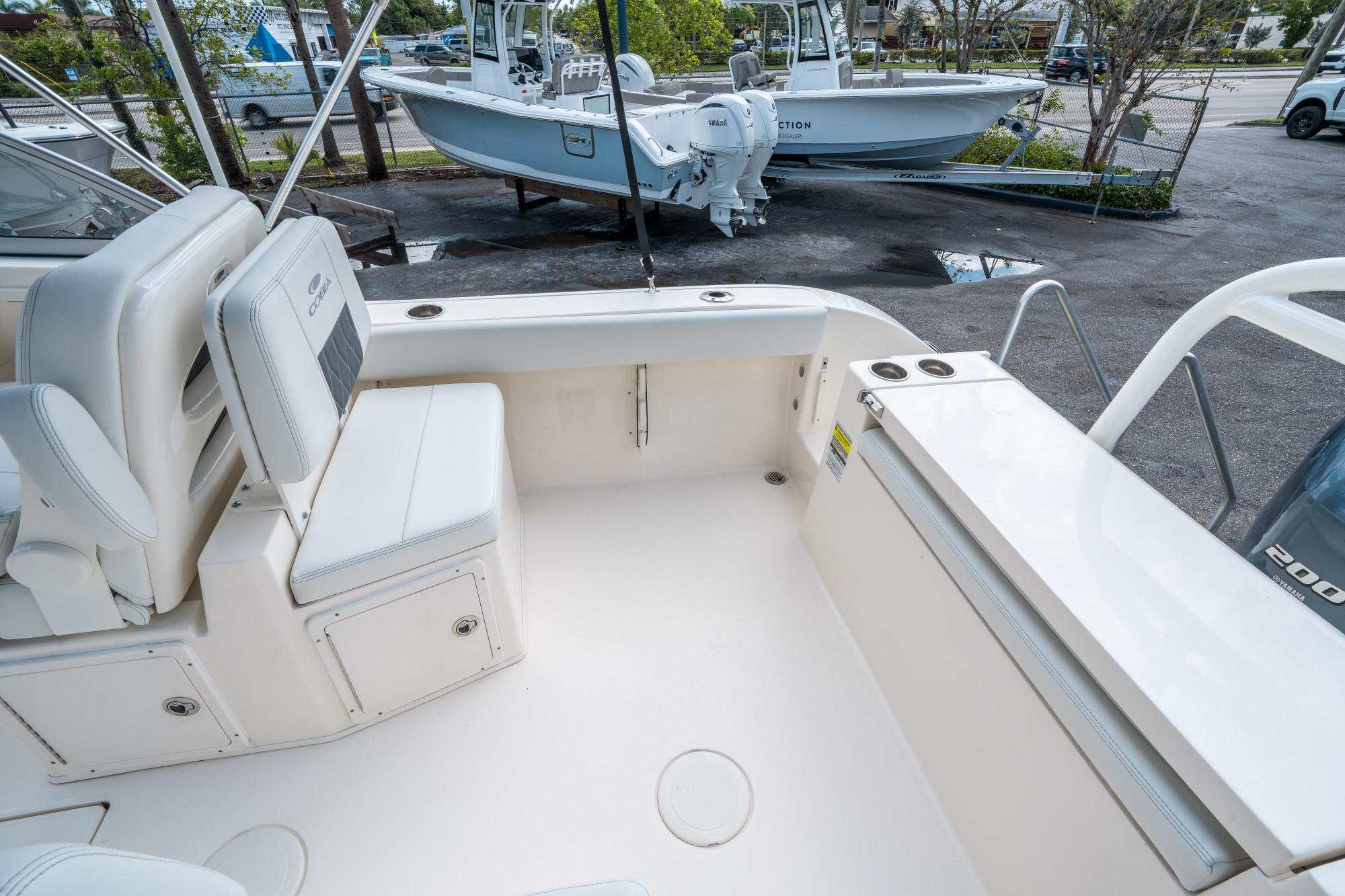 2024 Cobia 220 Dual Console - 13