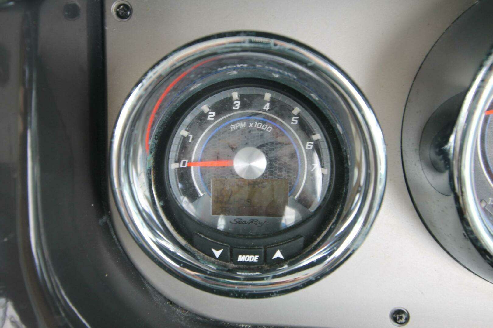 2015 Sea Ray 310 Sundancer - Image 10