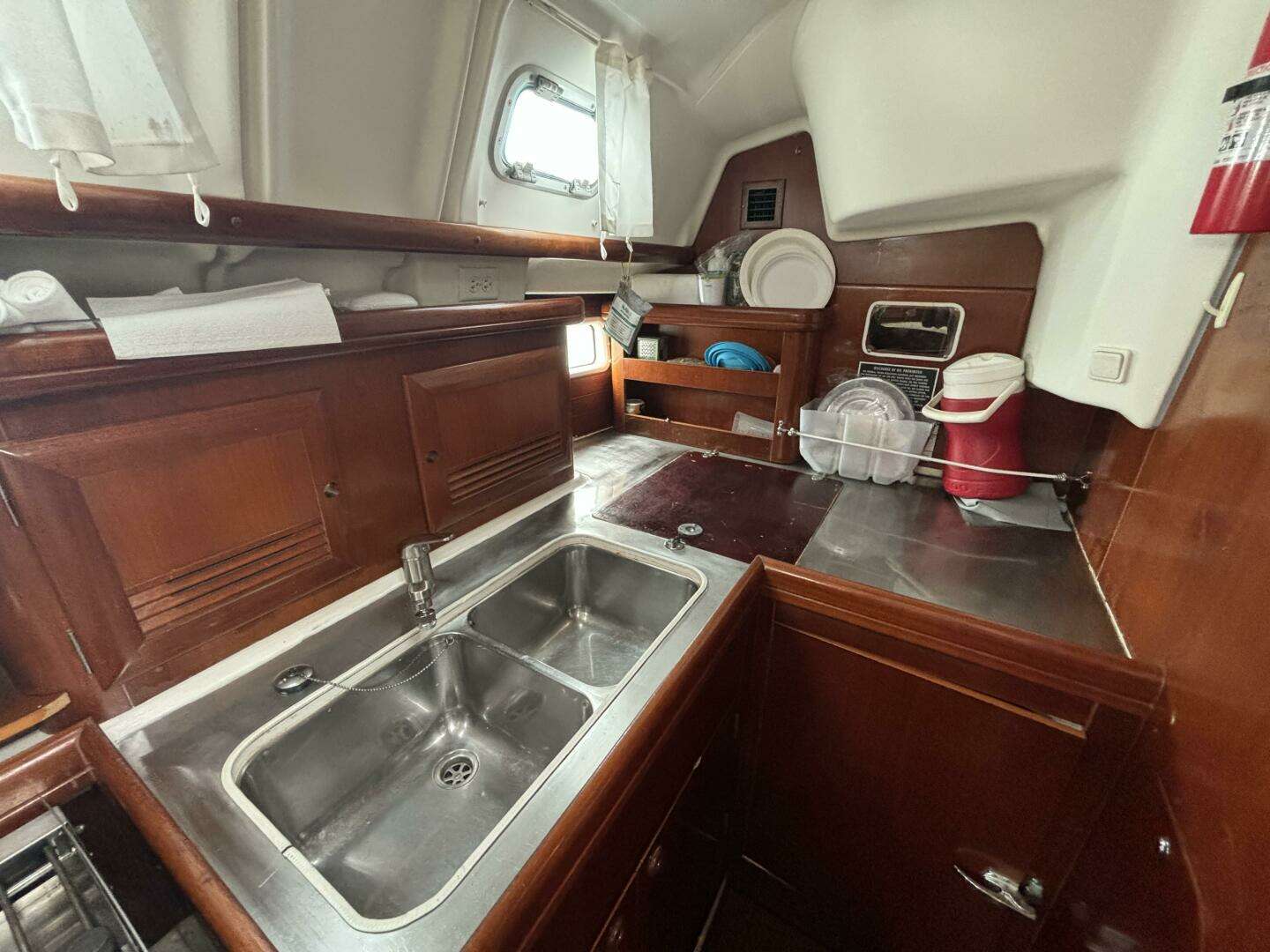 2004 Beneteau 423 - Image 21