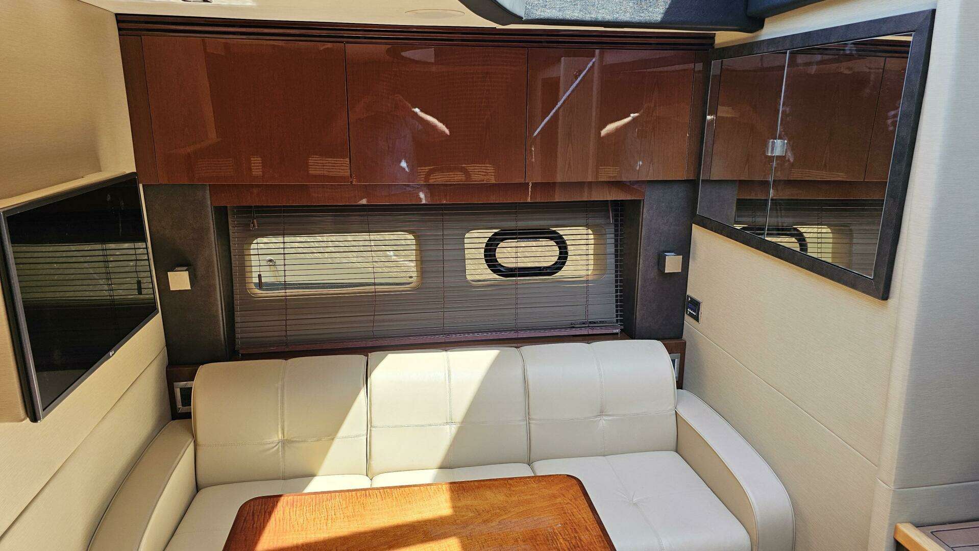 2016 Sea Ray — - Image 23