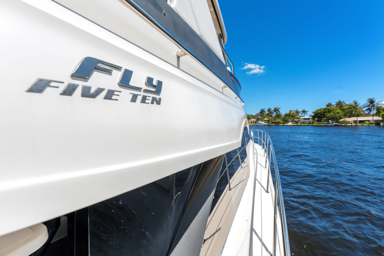 2017 Sea Ray 510 FLYBRIDGE - Image 36