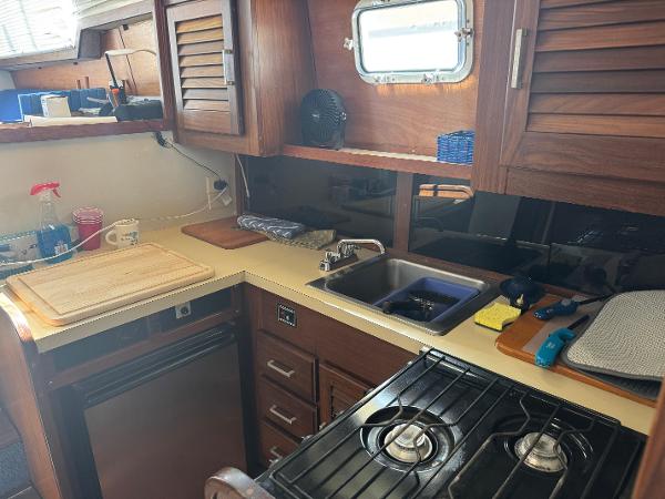 1983 Mainship 34 MKIII - 11