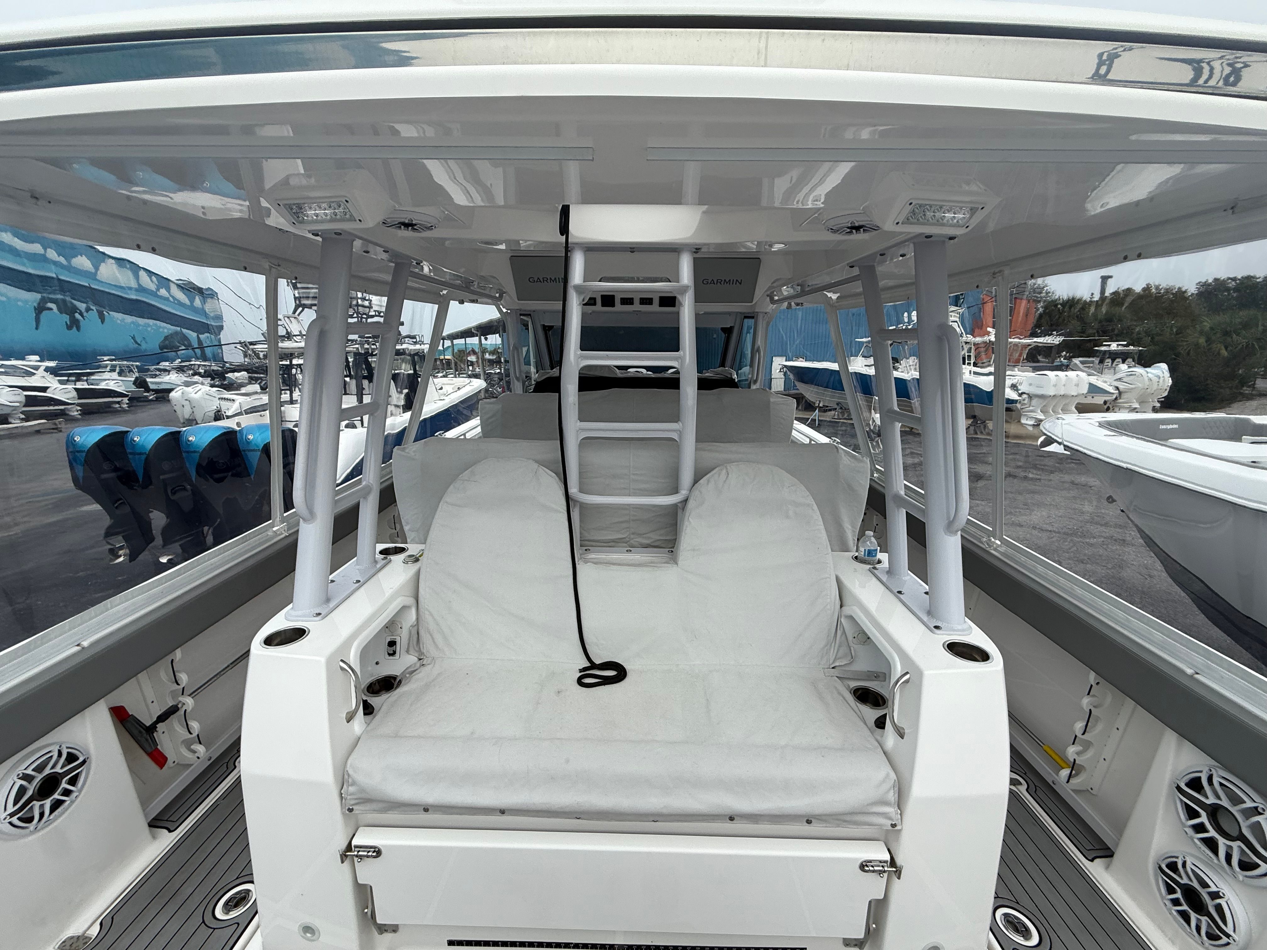 2022 EVERGLADES 455 CC - Image 4