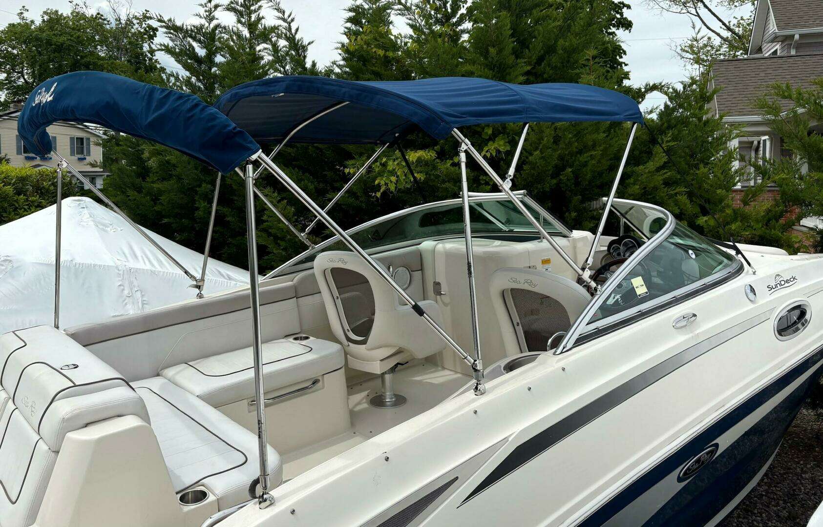 2010 Sea Ray 260 Sundeck - Image 5
