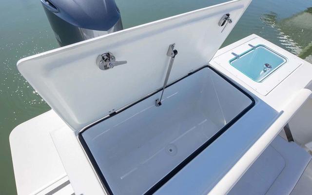 2025 Parker 2520 XLD Sport Cabin - 9