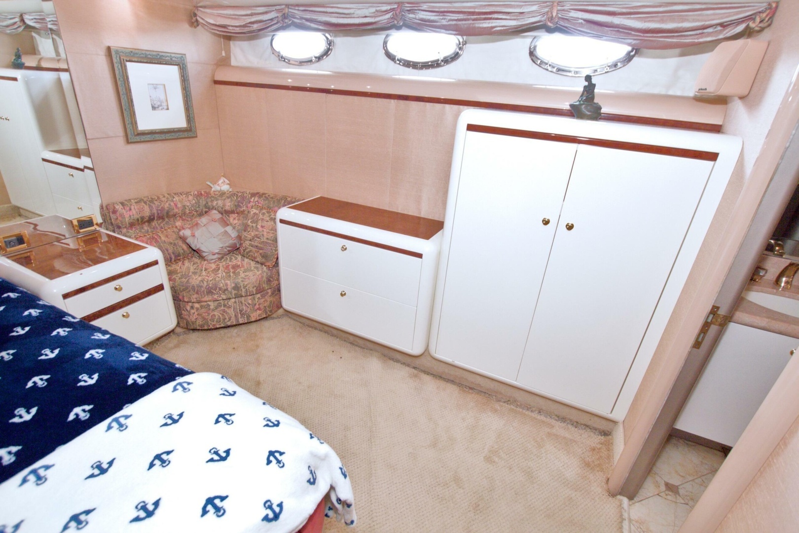 1998 Lazzara Yachts 76 Skylounge Grand Salon - Image 20