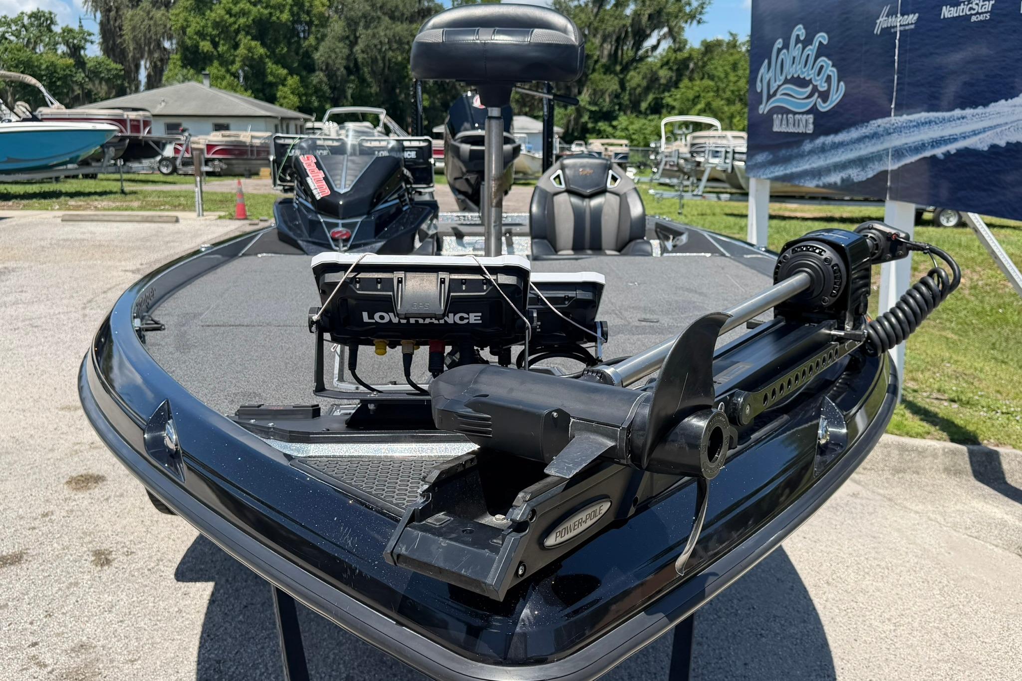 2023 Ranger Z521R fishing boat with Lowrance electronics and Power-Pole, displayed at Holiday Marine.