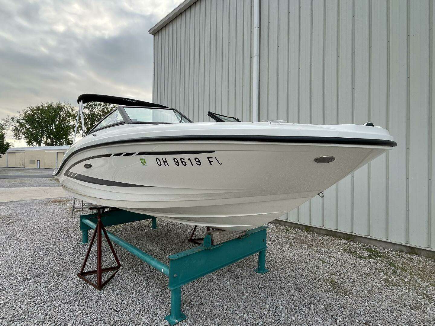 2015 Sea Ray 19 SPX - Image 3