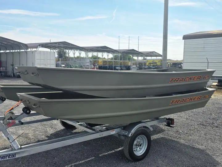 2026 Tracker Grizzly 12 Jon