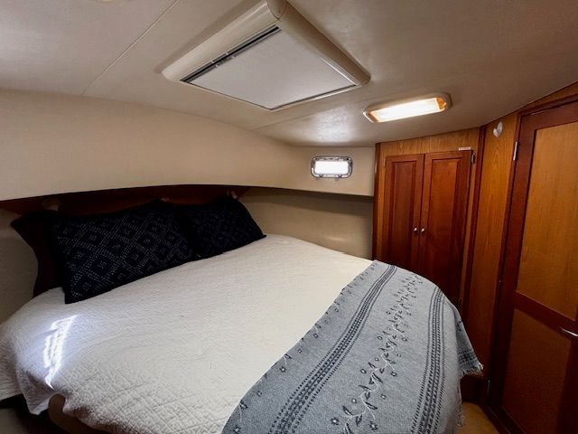 2005 Mainship 400 Trawler - 57