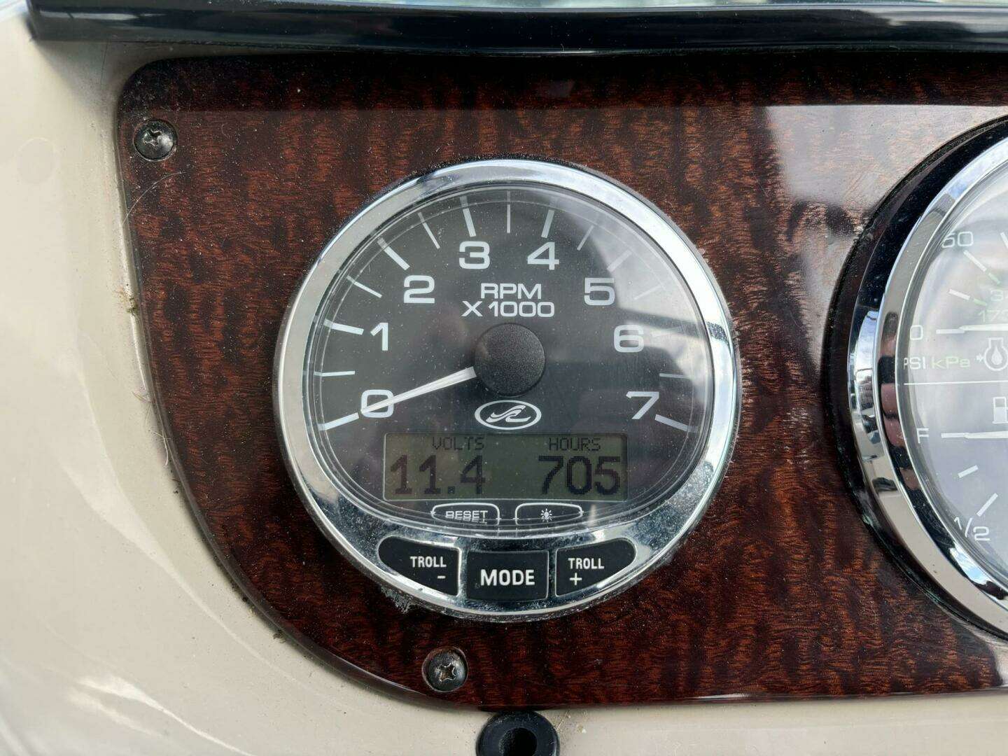2009 Sea Ray SUNDANCER 350 - Image 15