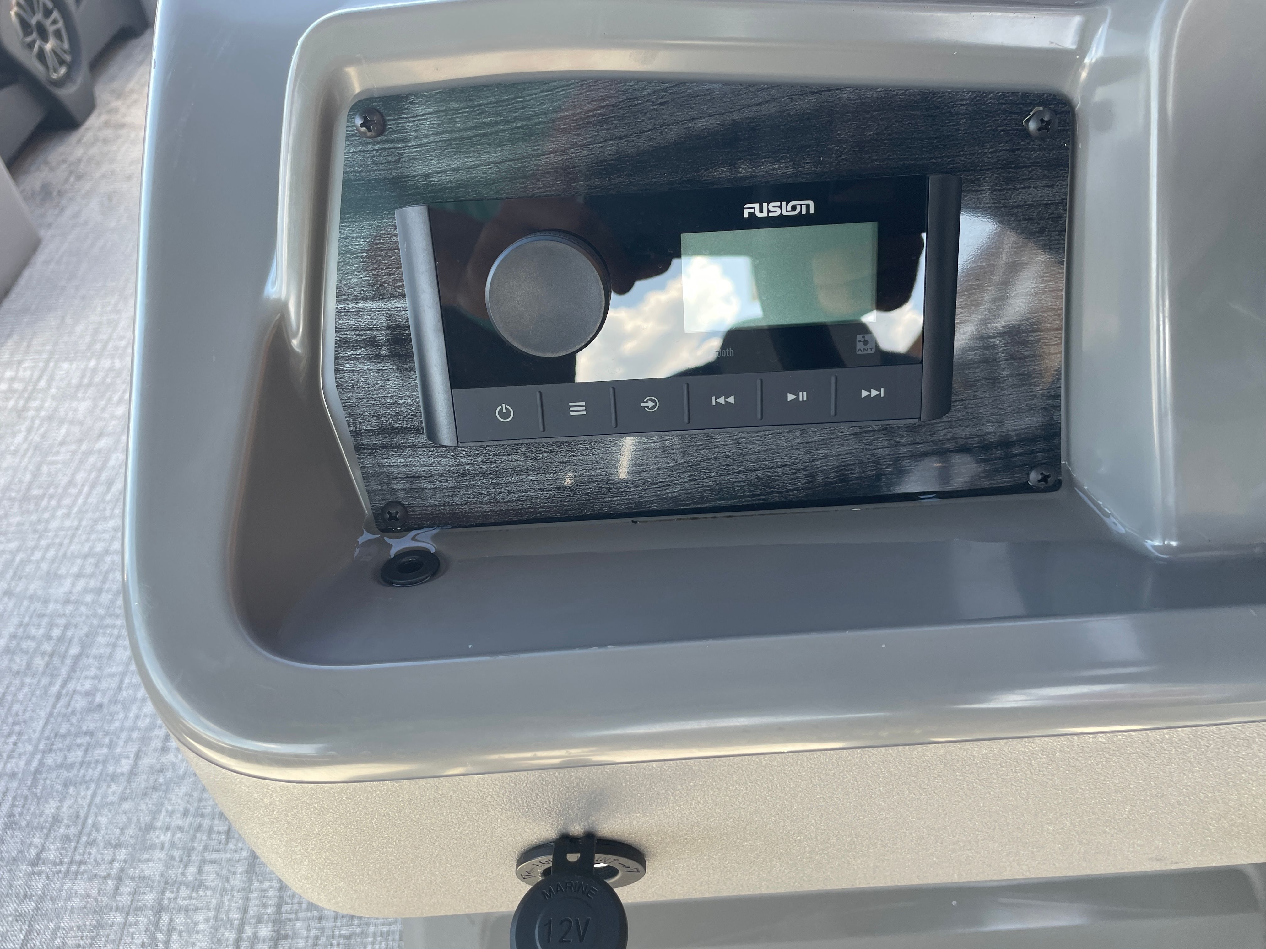 2025 Avalon Venture Fish N Cruise - 23' - 18