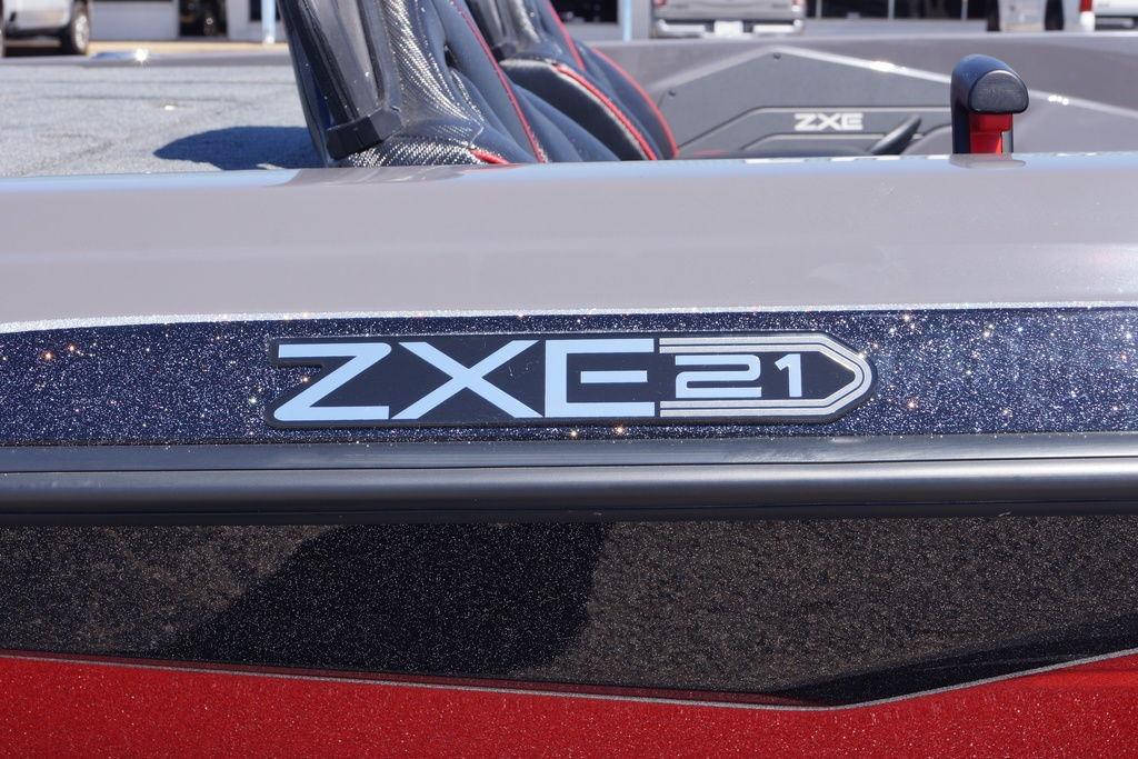 2026 Skeeter ZXE21 boat with sleek design and glittering finish.