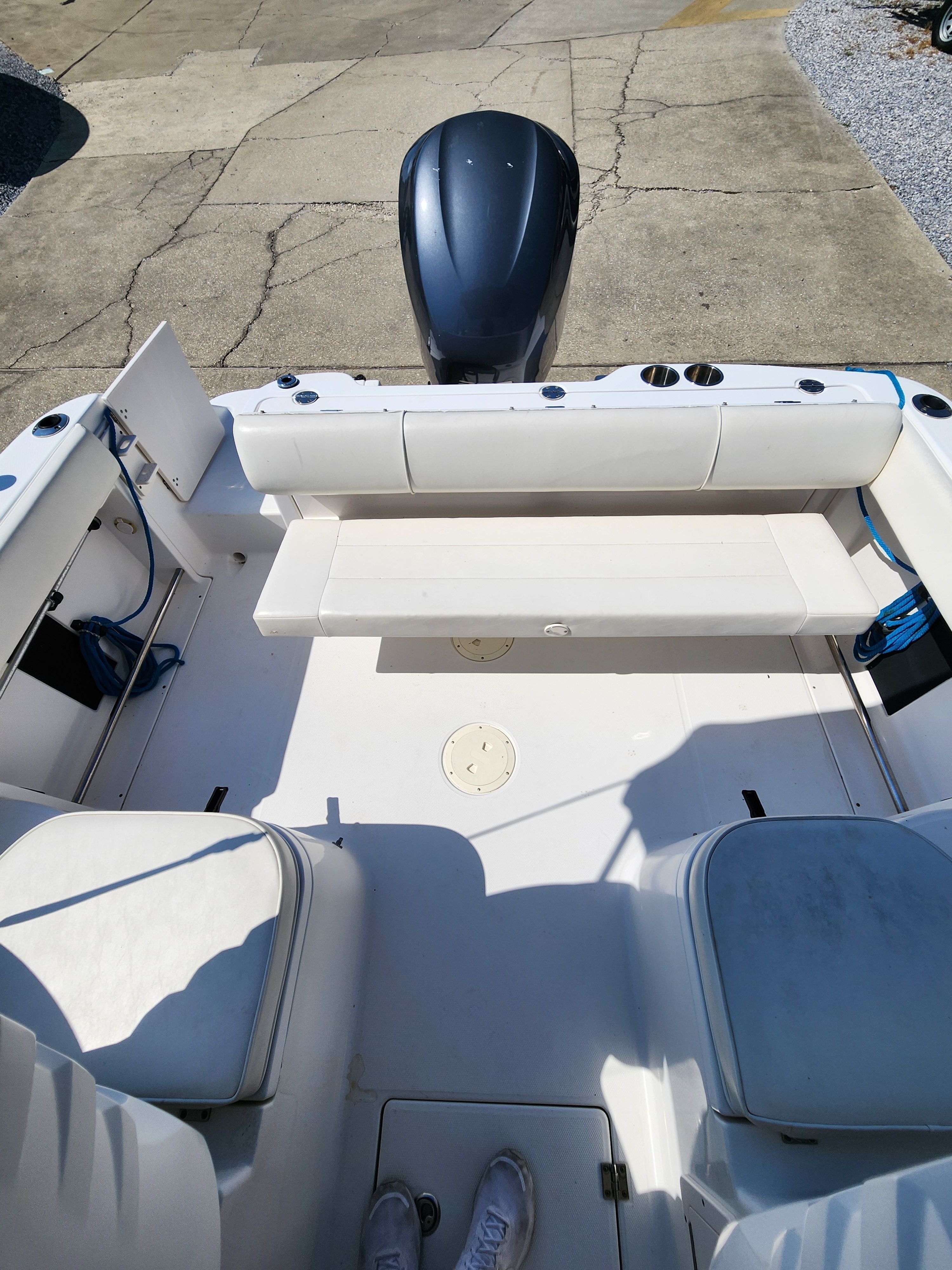 2012 ROBALO 225 CC - Image 11