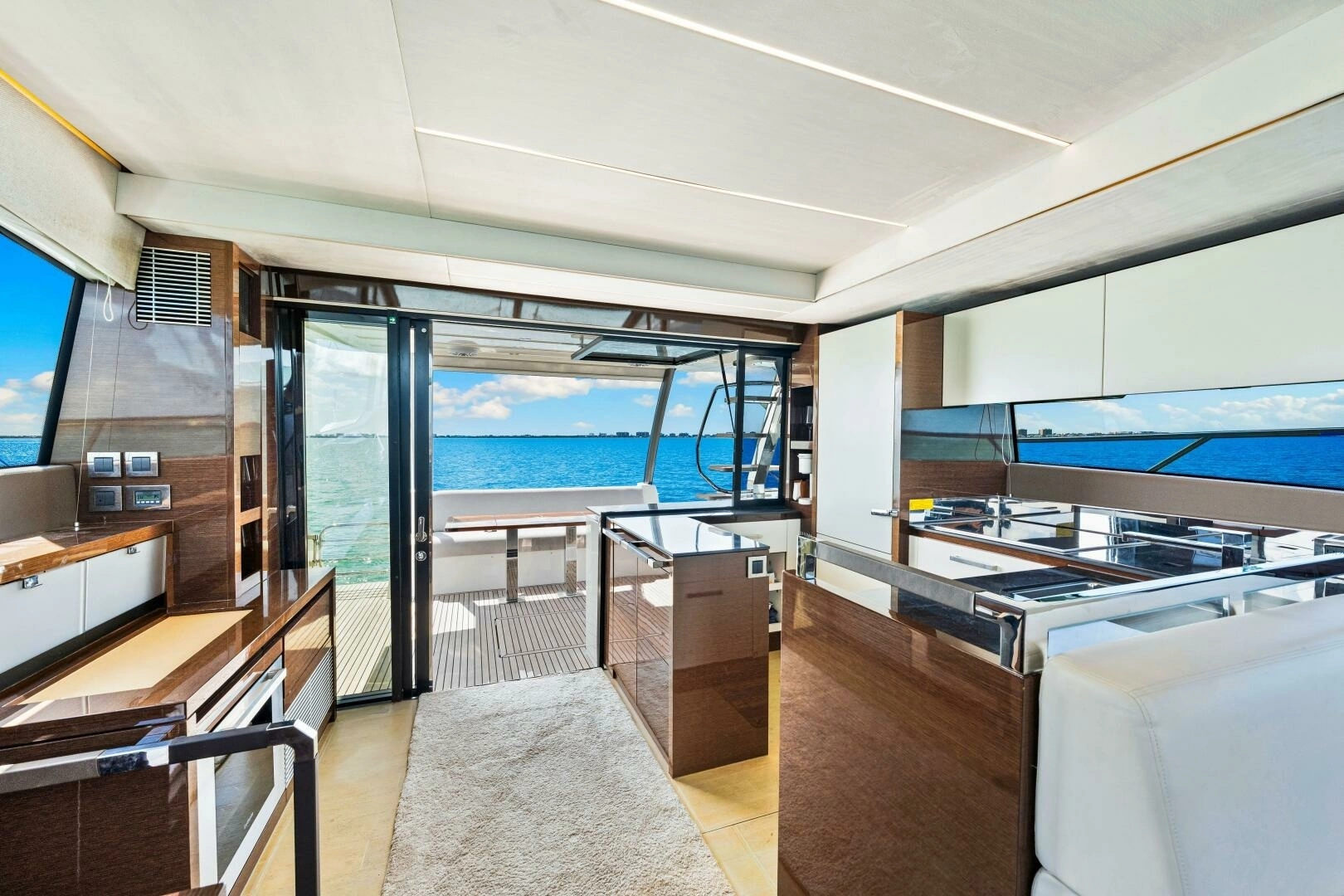 2019 Prestige 630 Flybridge - Image 32