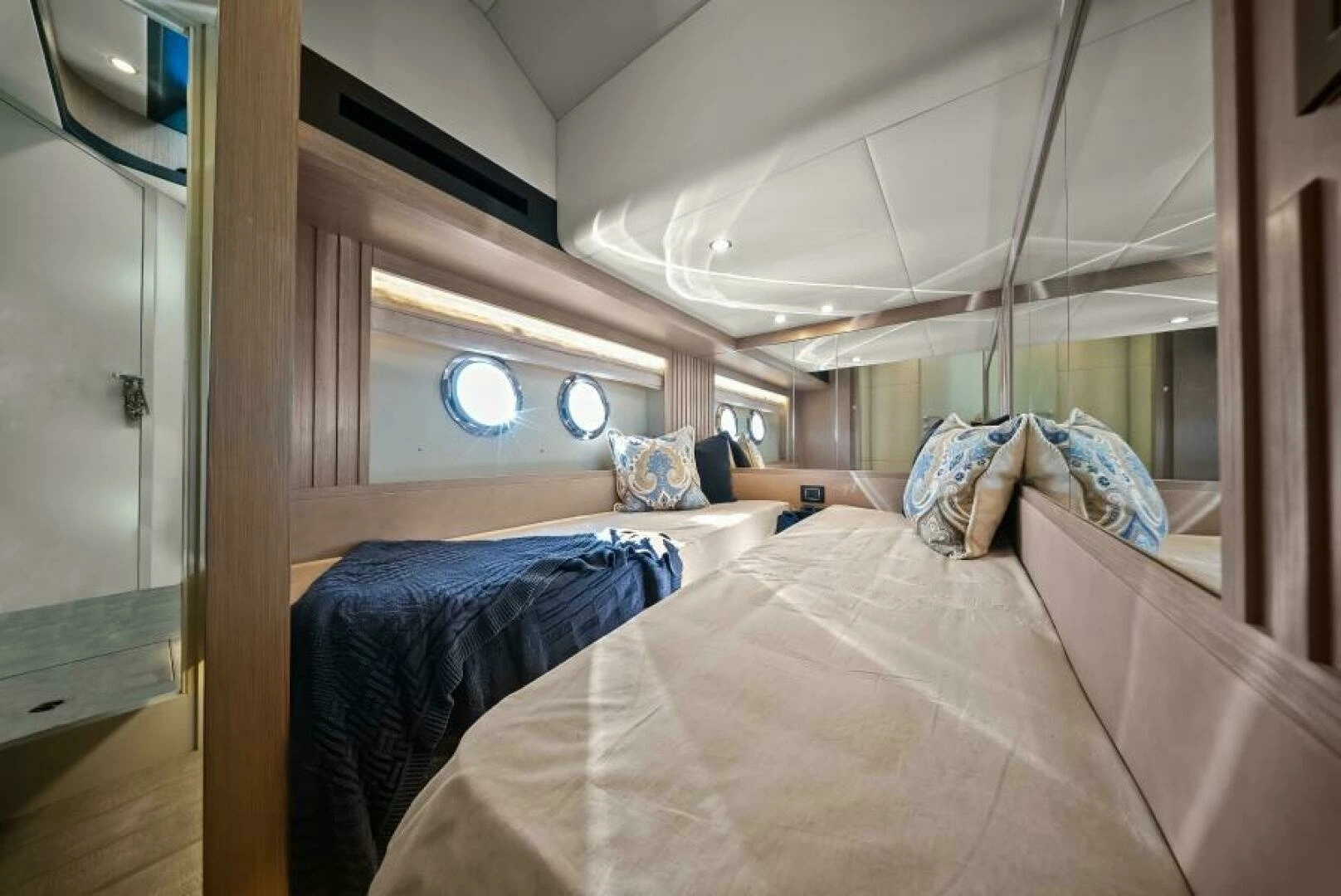 2025 Absolute Navetta 53 - Image 26