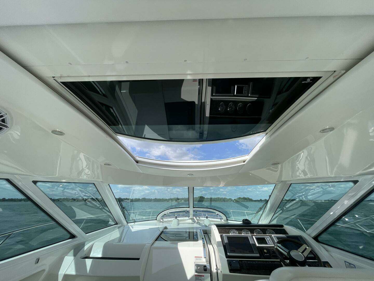 2010 Sea Ray 450 Sundancer - Image 42