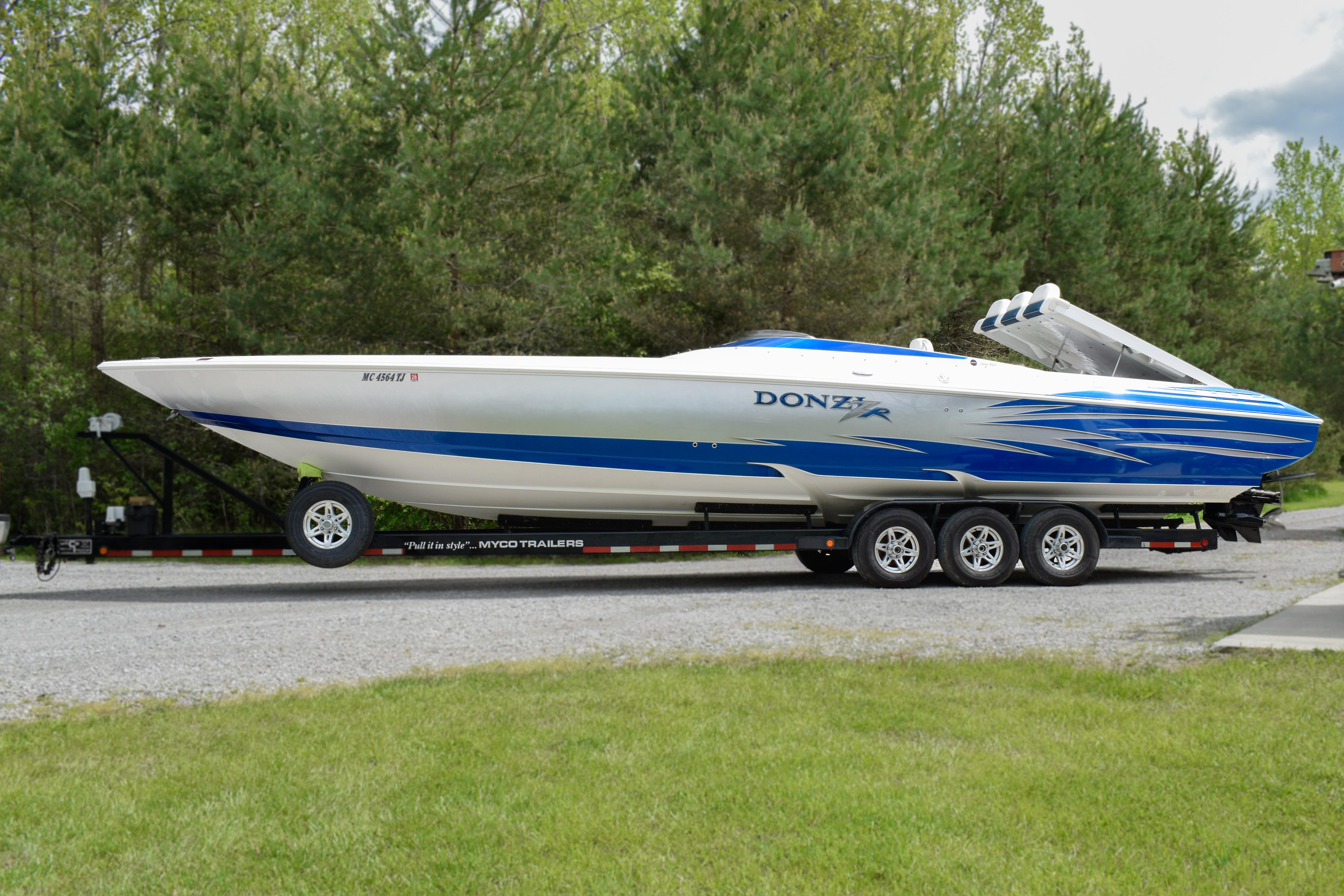 2005 Donzi 38 ZR