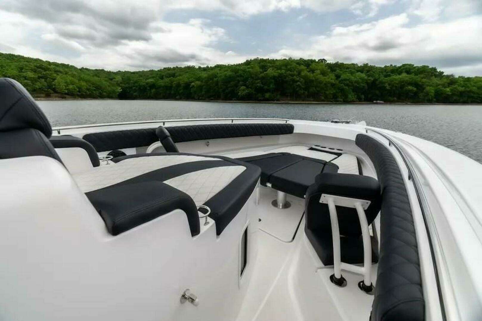 2024 HCB 42 Lujo - Image 30