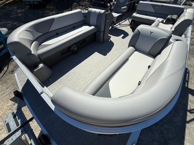 2026 Tahoe Sport 85 Rear Fish 23 - 8
