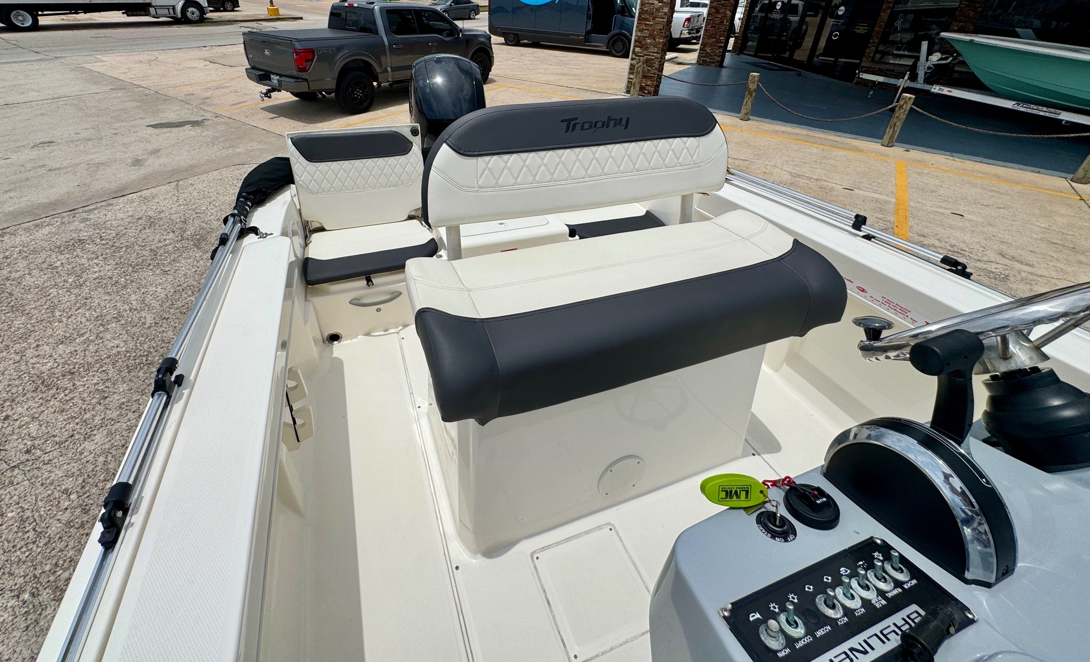 2022 Bayliner Trophy - 17