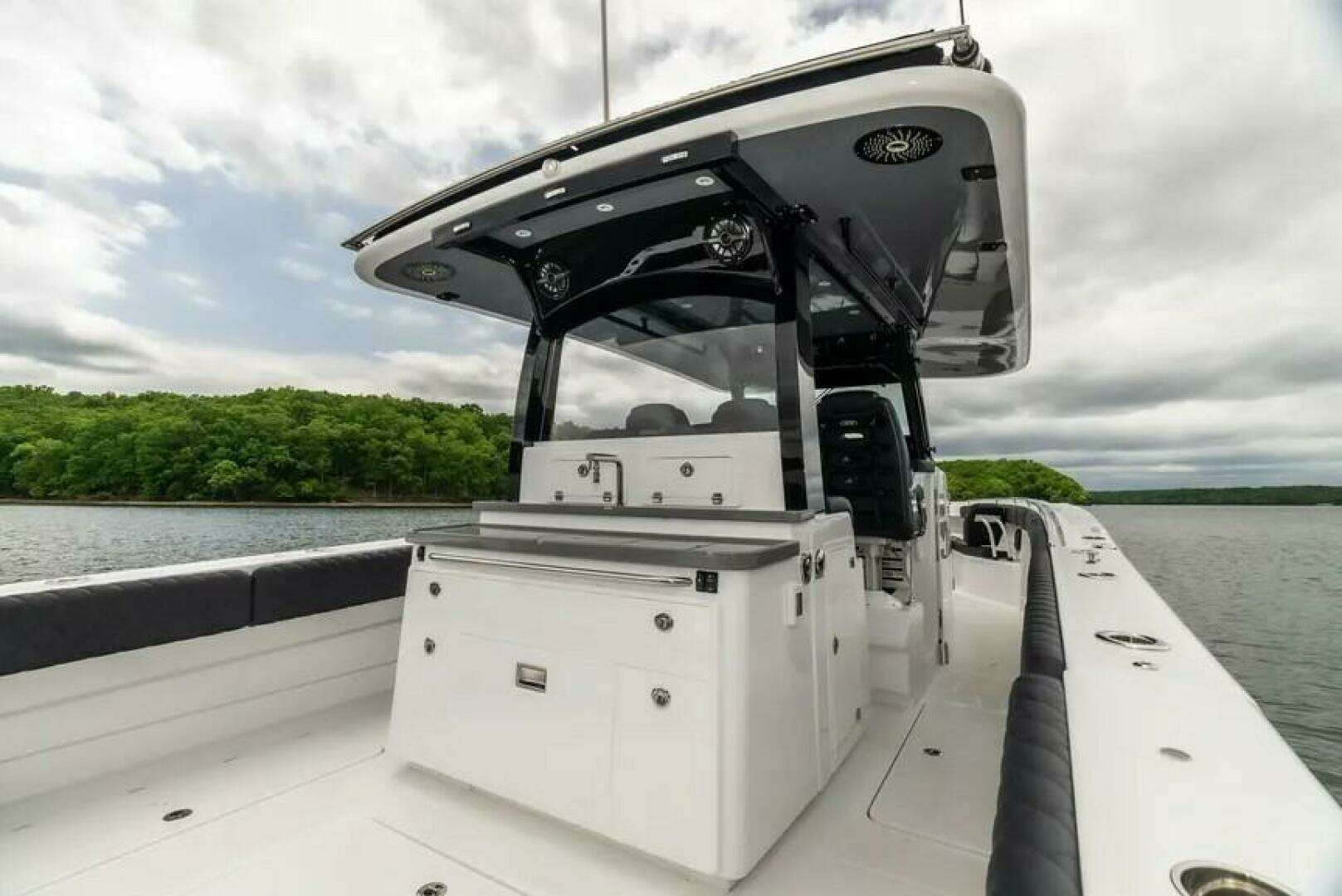 2024 HCB 42 Lujo - Image 14