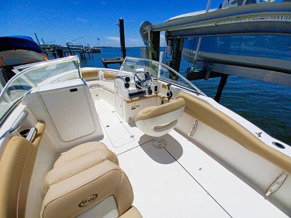 2018 Key West 211 Dual Console - 5